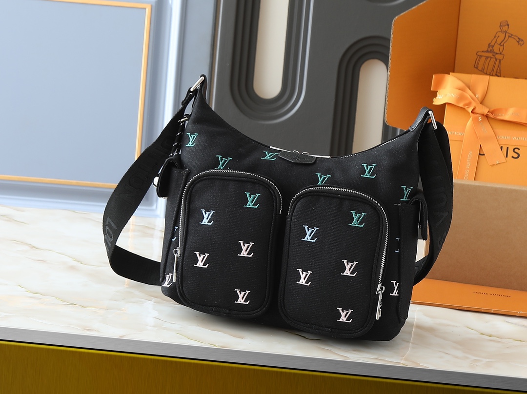 LV Classic Handbag Monogram Canvas LV Logo Detail Street Style